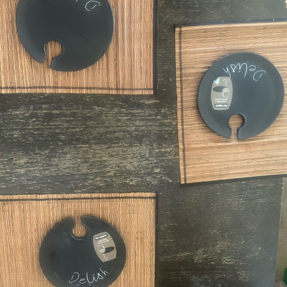 6 wooden placemats